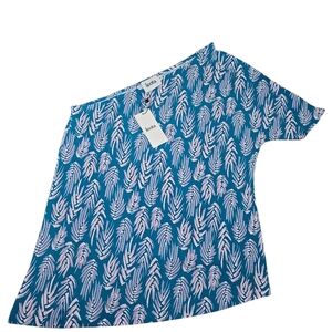 Leota Blue and Light Pink Leaf Patterned‎ Top Plus Sz 1L (1XL)
